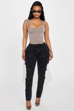 Load image into Gallery viewer, Mila Cargo Skinny Pant
